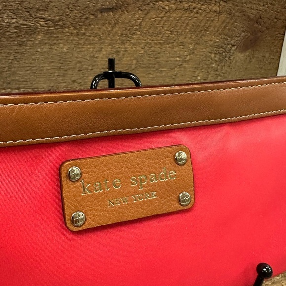 Kate Spade Zippered Chrissy Wristlet – Nectar Pink/Red – NWT - Picture 4 of 7